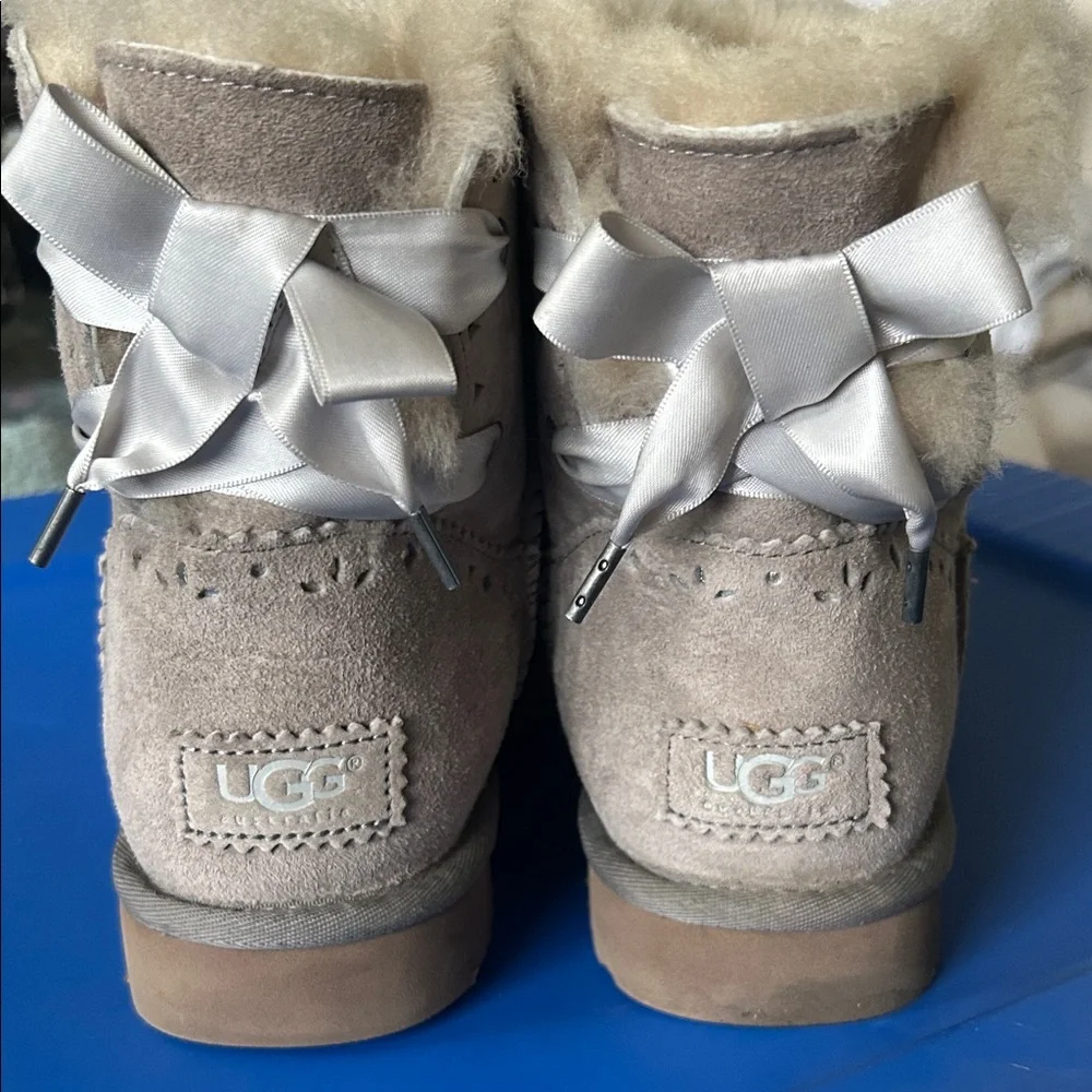 Women’s Ugg Bailey mini bow boot - Picture 3 of 6